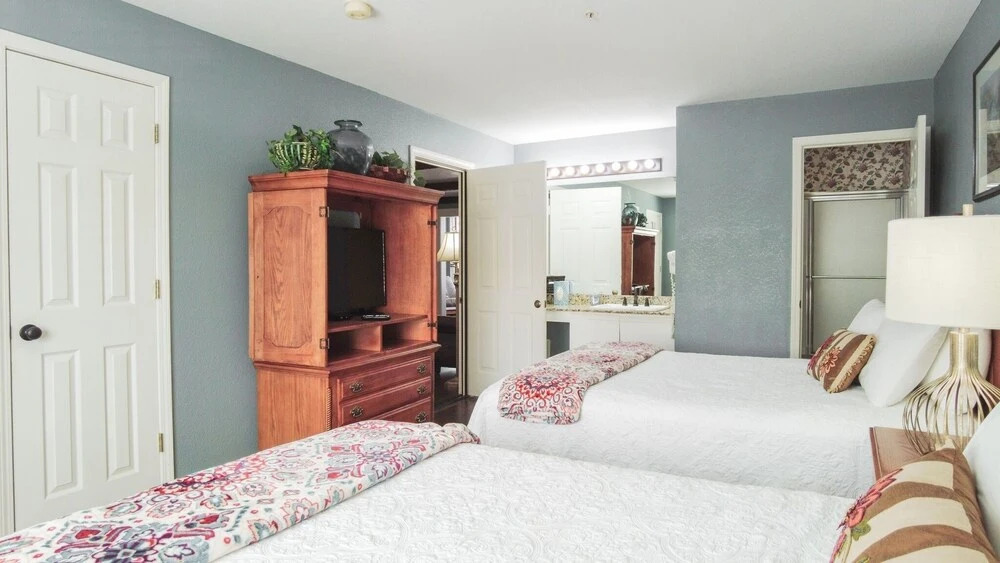 Club A-6 2 Bedroom Condo