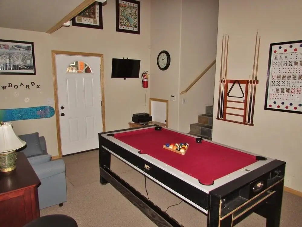 100 Cedar Hideaway Home