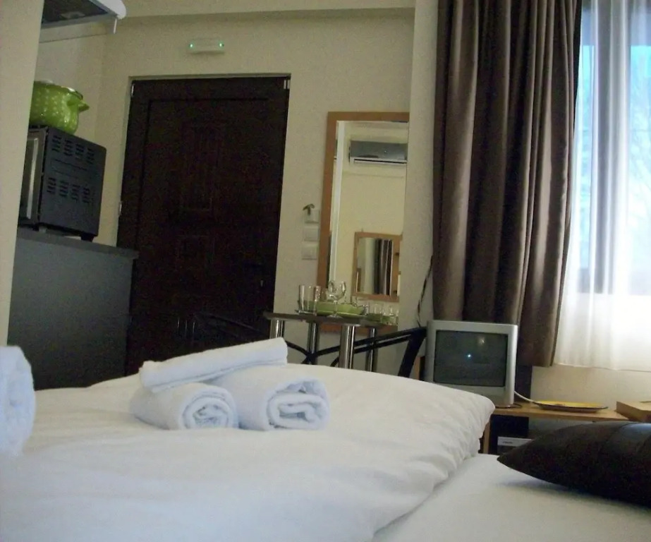 Posto studio 2 chania crete 100 m from the beach