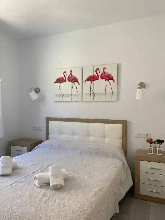 Billys Marina 360 with pool access