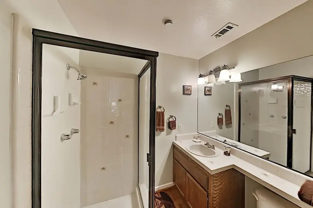 3980lk12 2 Bedroom Condo