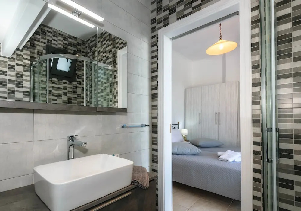 Alonaki Apartments