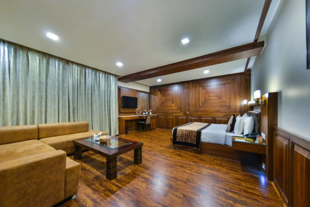 Clarks inn srinagar