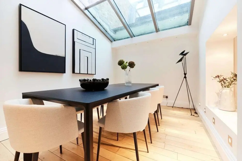 The Hyde Park Scenery Elegant 4BDR House with Study Room