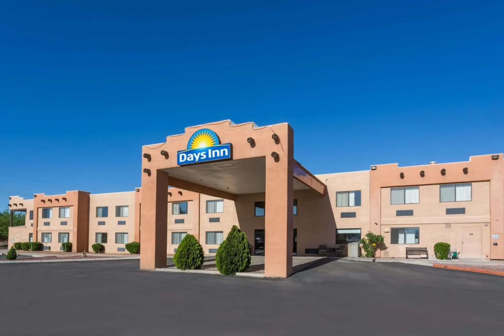 Days Inn by Wyndham Benson