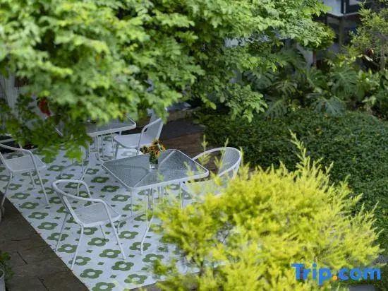 Weizhou Island Air Garden Homestay (Colorful Beach Shell Beach Branch)