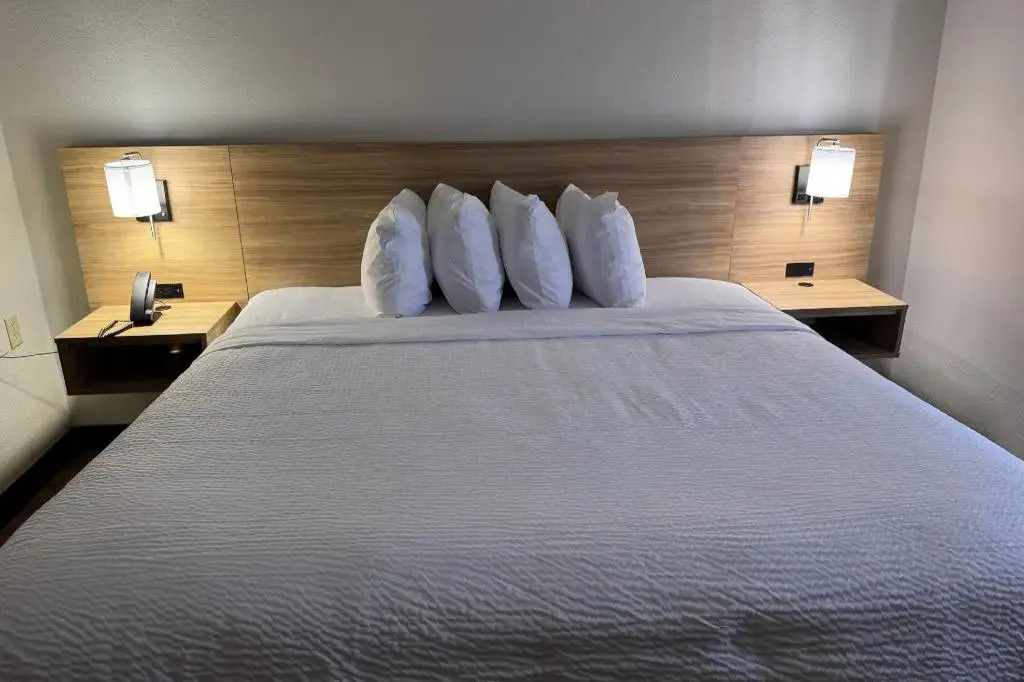 Days Inn by Wyndham McDonough