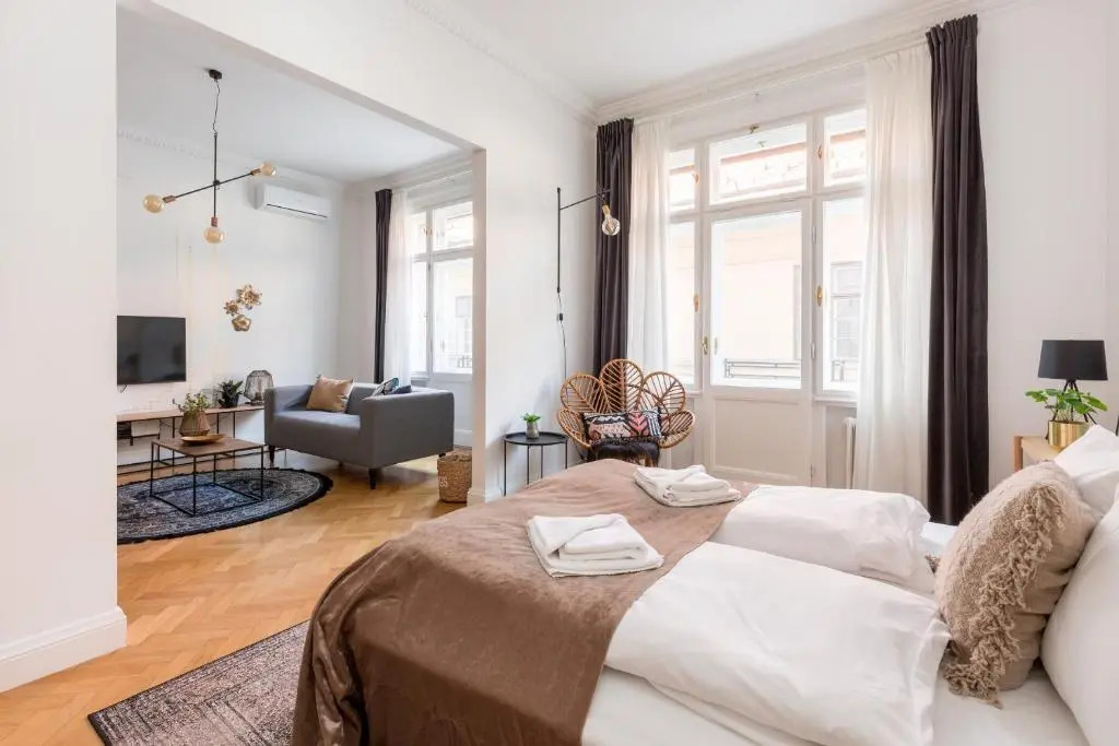 Style & Harmony in The Absolute Center of Budapest