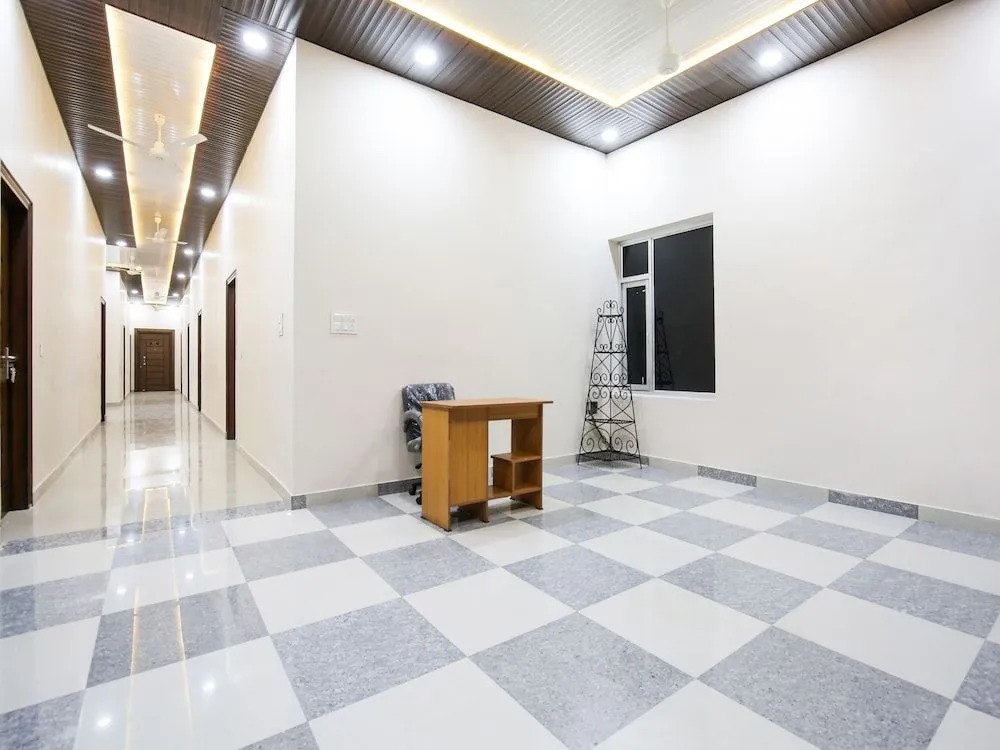 Oyo 47577 Hotel Goldenland