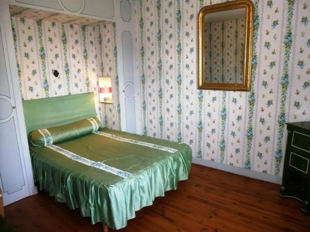 Maison calme avec grand terrain, proche commodités et sites médiévaux - FR-1-582-133