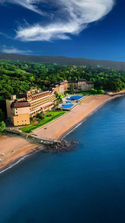 HVD Riviera Beach Ultra All Inclusive & Mineral Pool