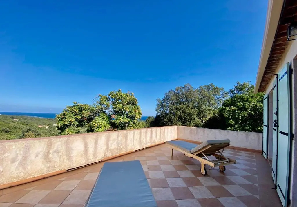 Villa vue mer dans nature protégée, plage à 1,5 km