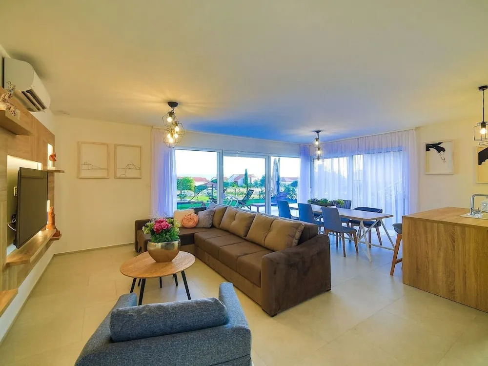 Modern Villa, Heated Private Pool, Close to the Sea, In-between Split & Trogir