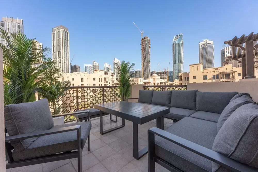 Luxury 2BR Apartment With Full Burj Khalifa View 2-min Walk to Dubai Mall
