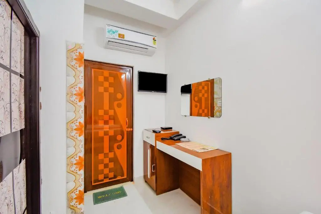 Hotel O Royal Palace