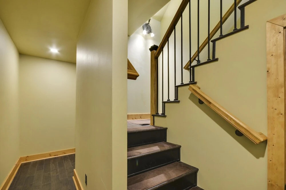 Mossy Brook - 6 Br home by RedAwning