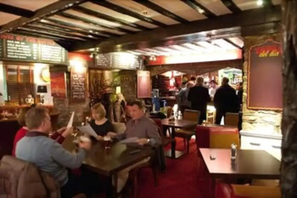 The Beaufort, Raglan