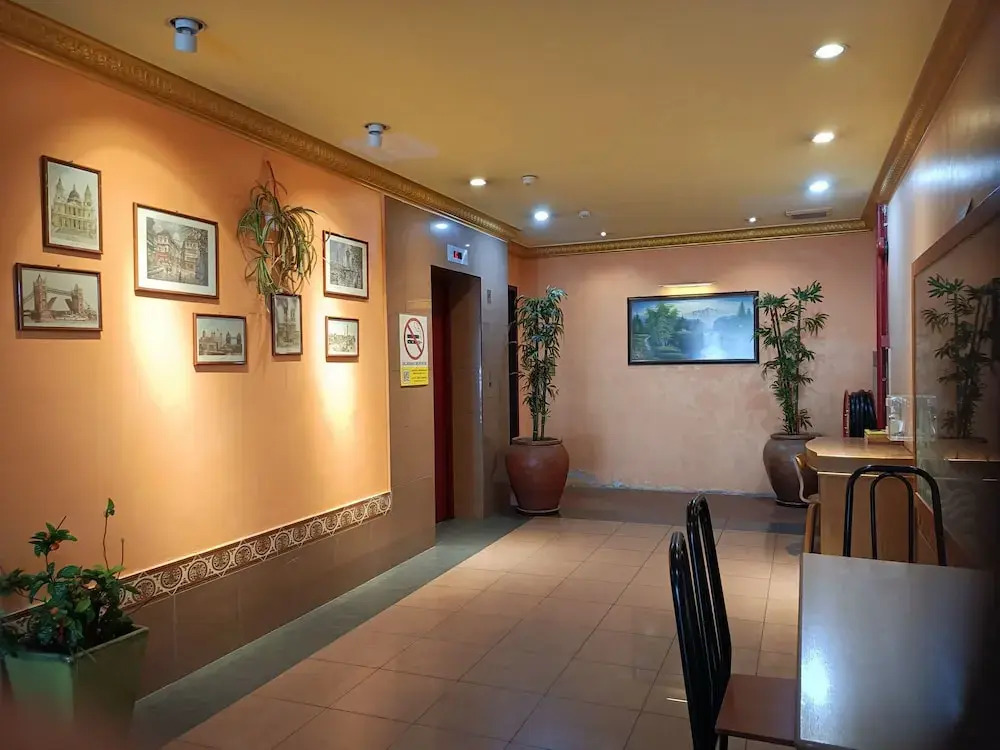 FullyWell Hotel
