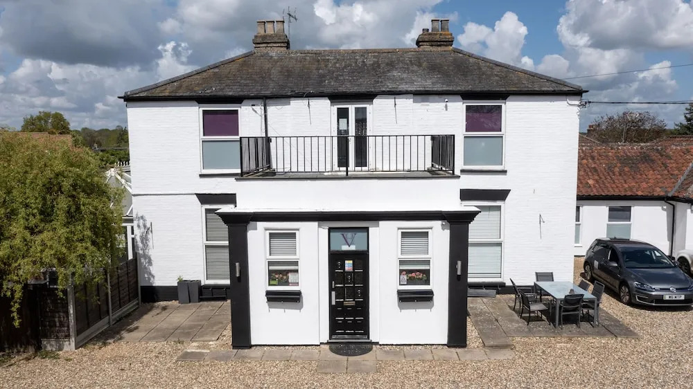 OYO Watton Vibe Hotel