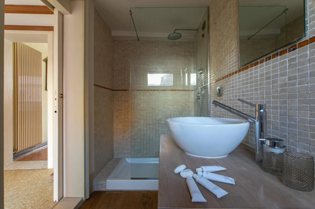 Wondrous Palazzetto 1619 in Magical Burano Island