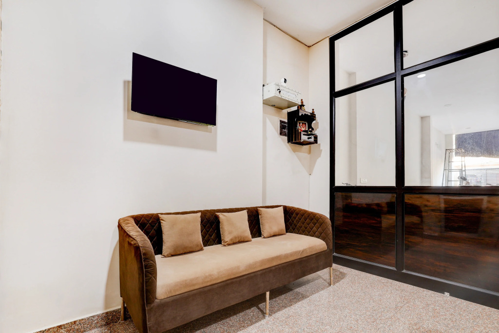 Hotel O by OYO Neopolis Mall Ludhiana Formerly Silver Sky