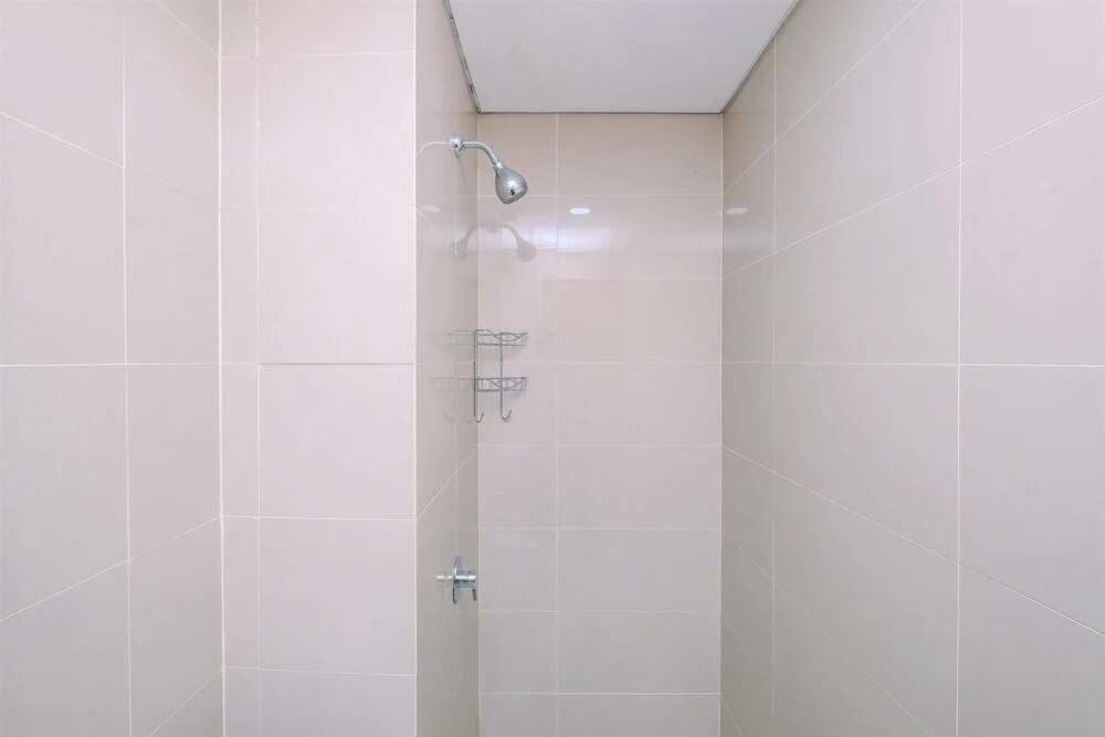 Elegant Studio Apartment At B Residence Near Aeon Mall