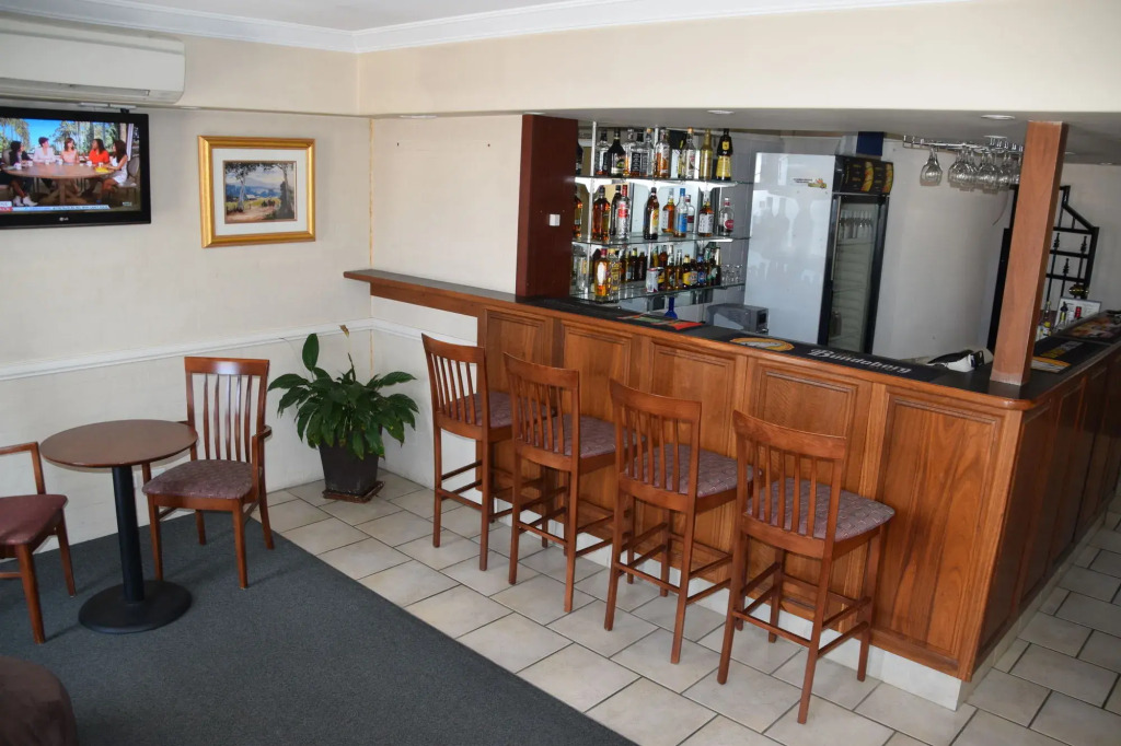 Coachmans Inn Motel