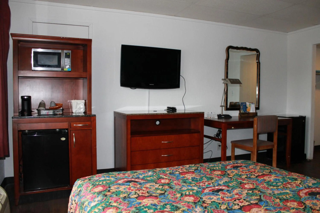 Wyatt Earp Hotel