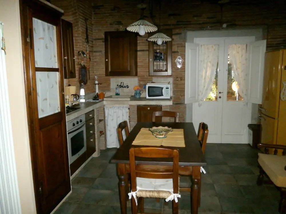 Villa With 2 Bedrooms in Pontedera, With Private Pool, Enclosed Garden