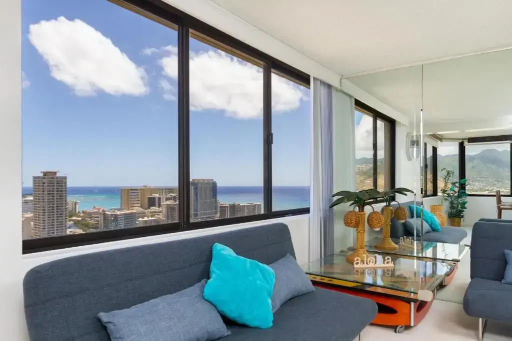 2 Bedroom Penthouse w/Ocean Views