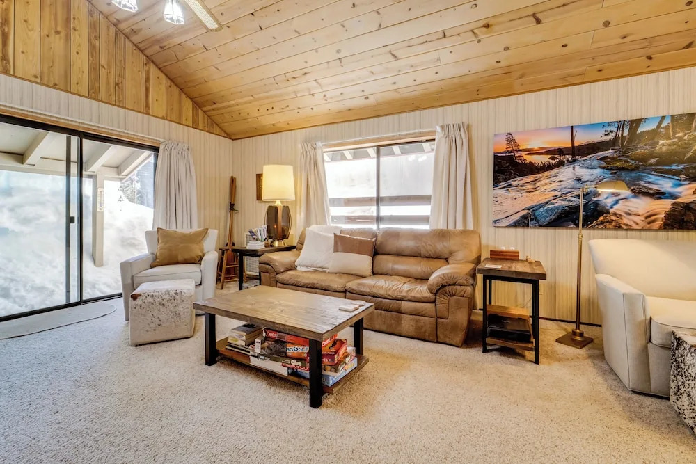 6 Mi to Sugar Bowl Resort: Soda Springs Cabin
