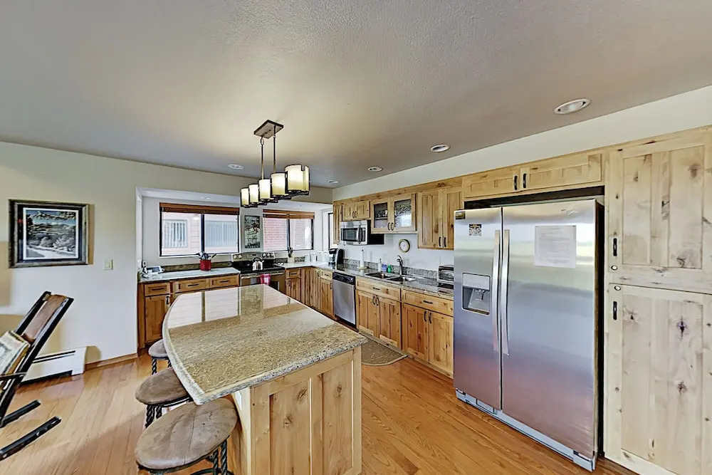 New Listing! Summit County Splendor By Lake Dillon 3 Bedroom Townhouse