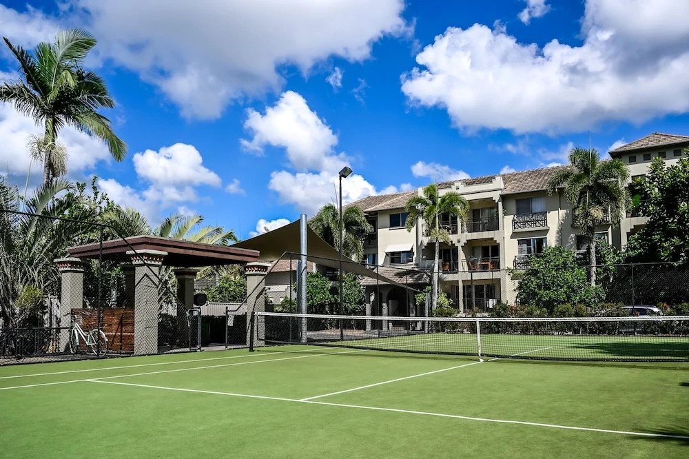 Poolside Paradise Cairns - 9 Pools BBQ Gym