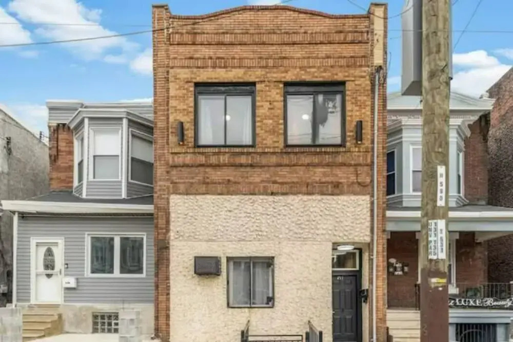 Urban Chic Apartments Near Center City