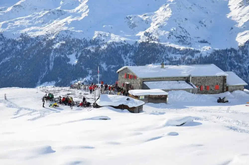 Cabane Bella-Tola