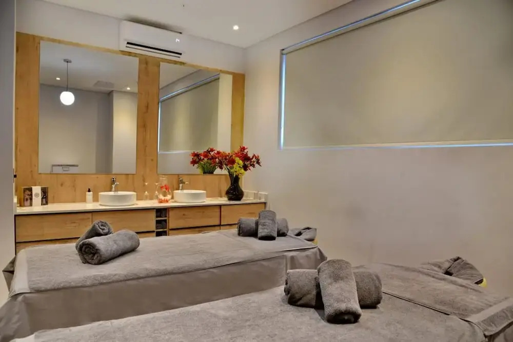 Luxury Apartment Sandton / no Loadshedding / Dstv