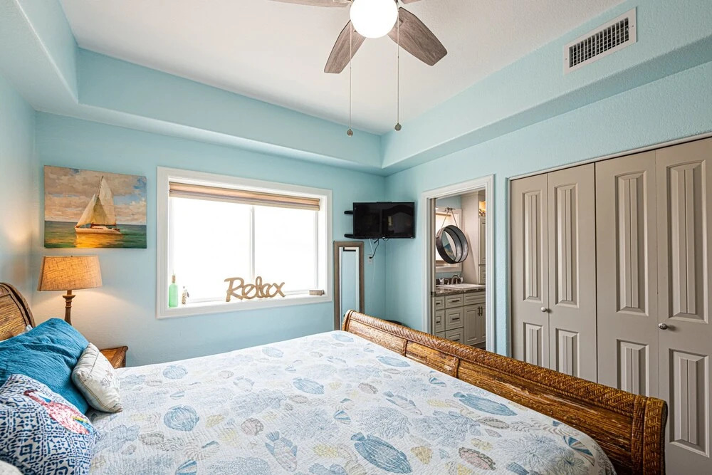 Sun Rose Ir33 2 Bedroom Condo by Redawning