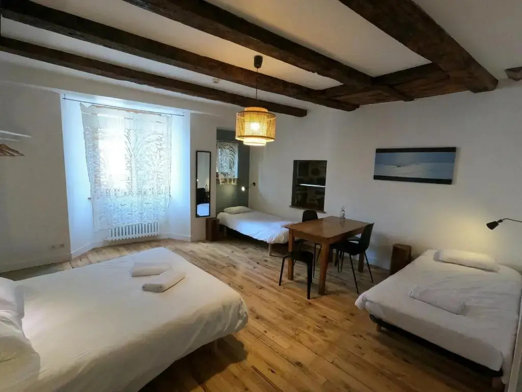 La Maison - Hôtel & Gîte