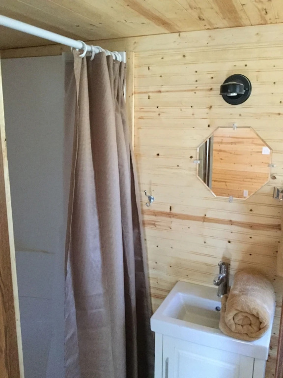 New River Cabins and Tiny Houses