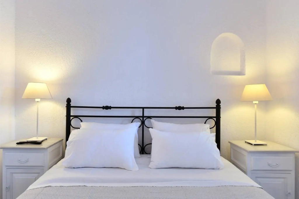 Santa Flora 3 Bedroom House â Parikiaâs Edge