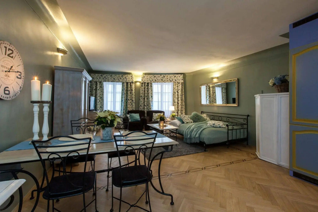 Black Star Suites
