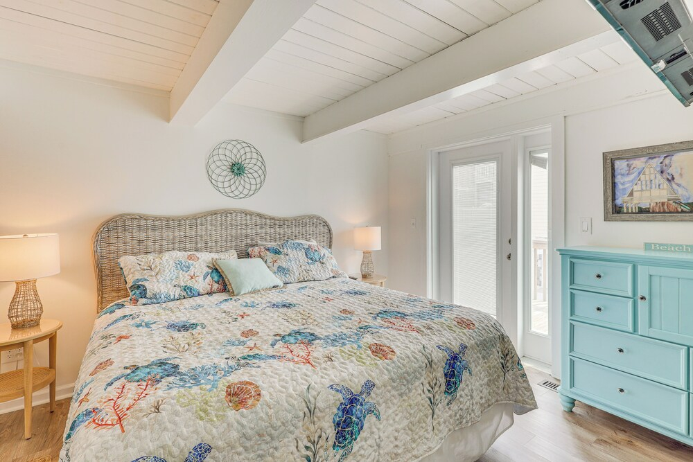 Unique A-frame Beach House: 'the Beacon at Oib'