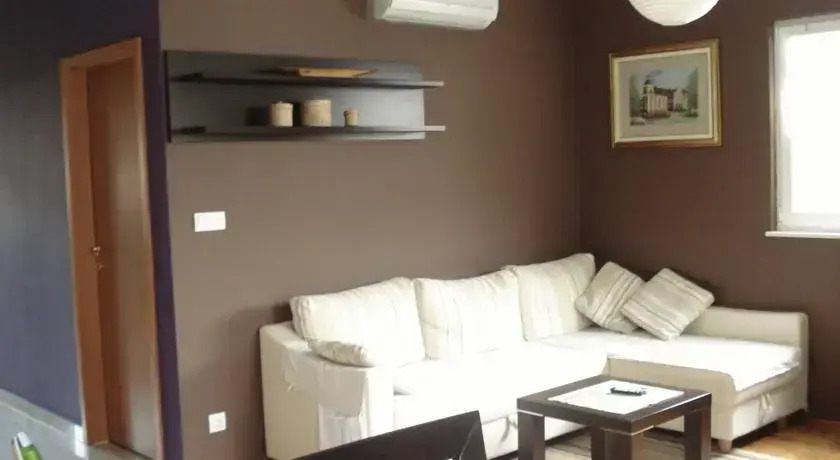 Green House Apartment