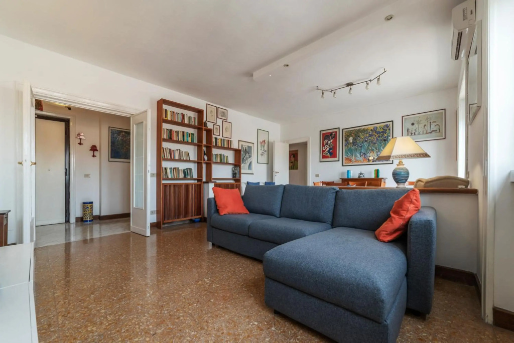 Roomy and Bright Apartment with Terrace