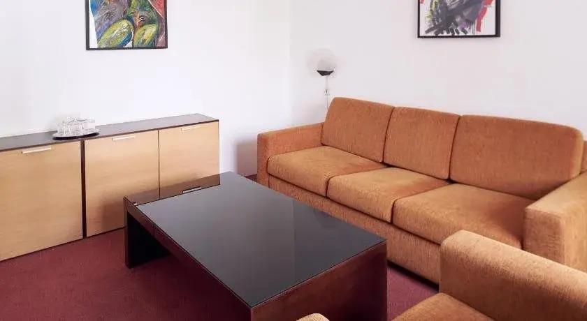 Hotel Echo