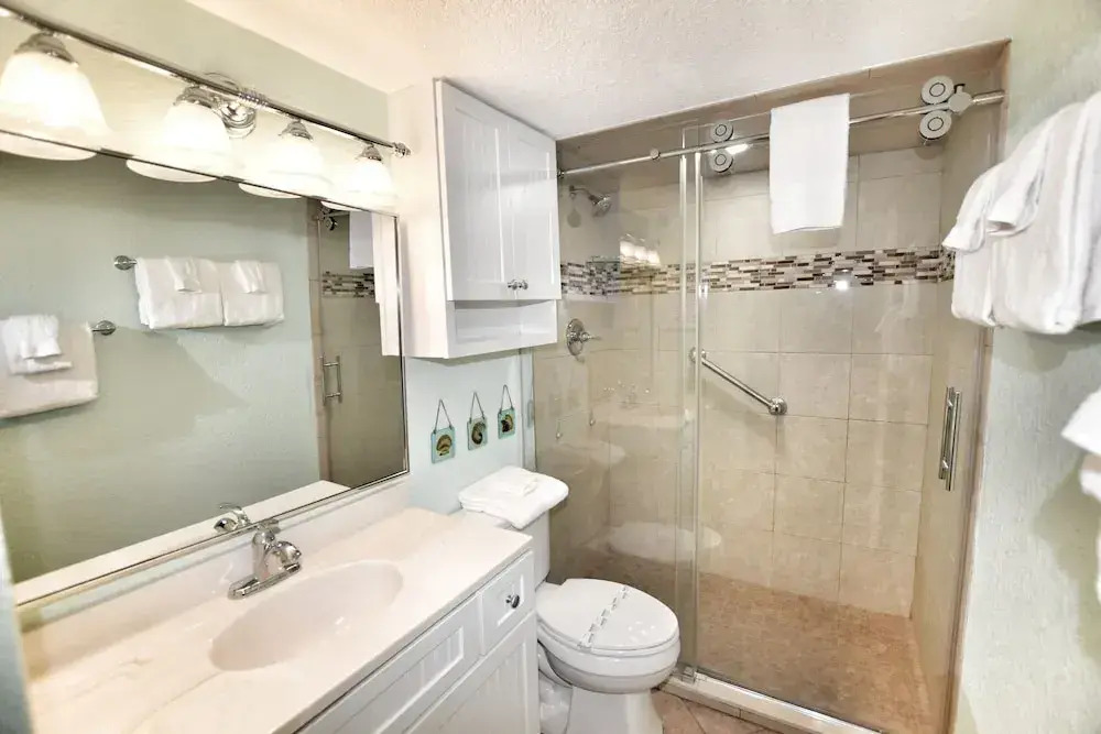 0102 Waters Edge Resort 2 Bedroom Condo by Redawning
