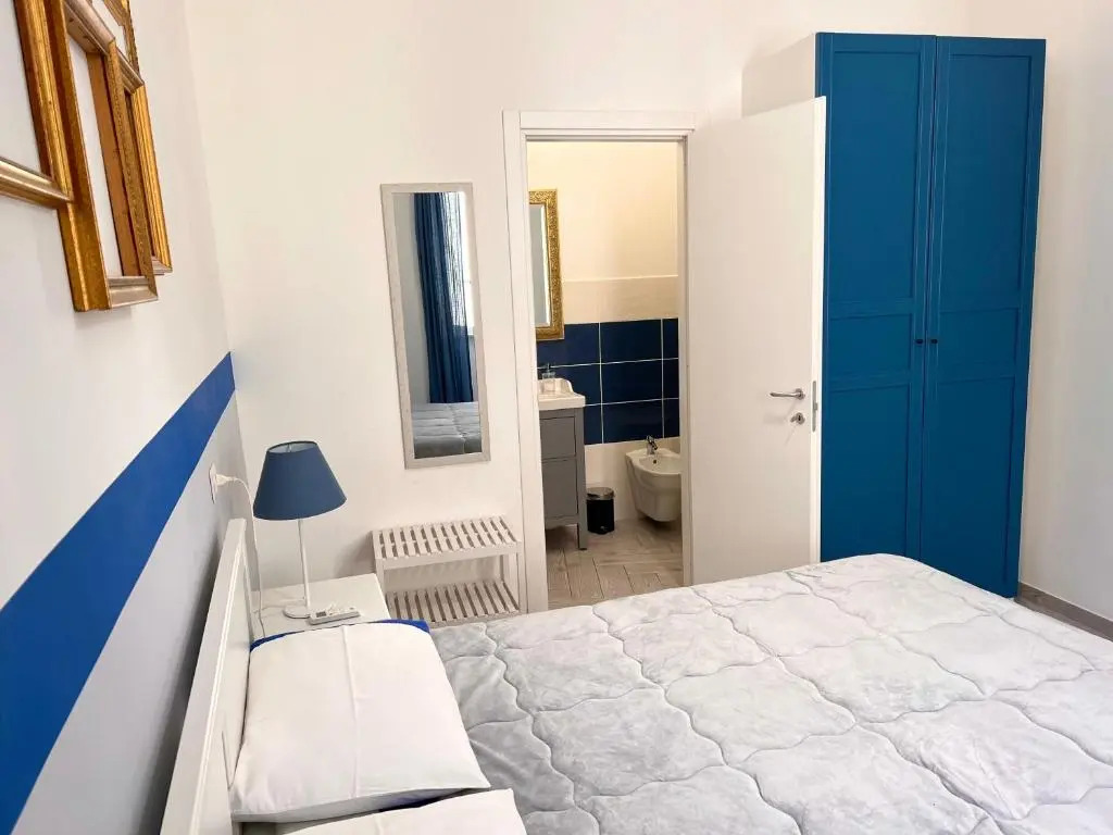 Vico Longo 25 - Ensuit flat in the heart of Naples