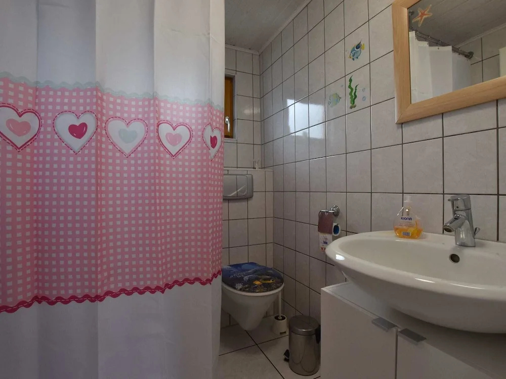 Cosy Holiday Home in Am Salzhaff by the Sea