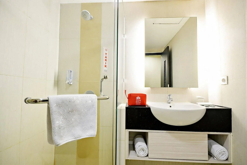 ZEN Rooms Pluit Bandengan