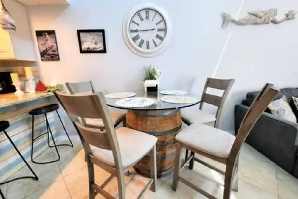 Multi-level Penthouse Deluxe - Sleeps 7 Pe112